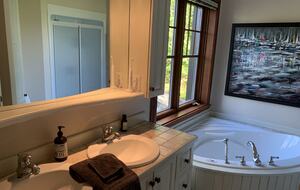 Master bedroom bathroom