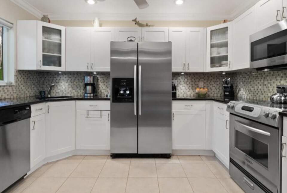 Warm West Palm Oasis with Heated Pool just off Intercoastal - West Palm Beach, Florida