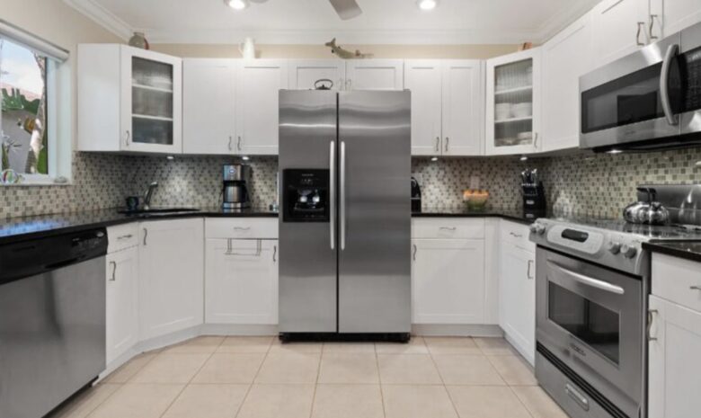 Warm West Palm Oasis with Heated Pool just off Intercoastal - West Palm Beach, Florida