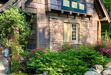 Farm Hollow - Banner Elk, North Carolina