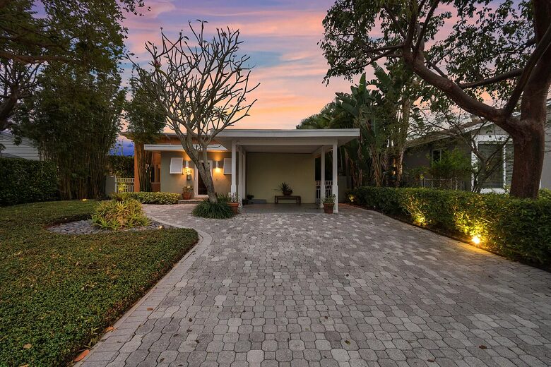 Warm West Palm Oasis with Heated Pool just off Intercoastal - West Palm Beach, Florida