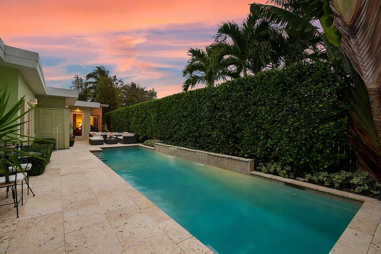 Warm West Palm Oasis with Heated Pool just off Intercoastal - West Palm Beach, Florida