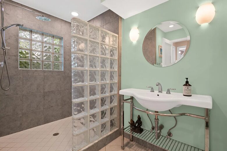 Warm West Palm Oasis with Heated Pool just off Intercoastal - West Palm Beach, Florida