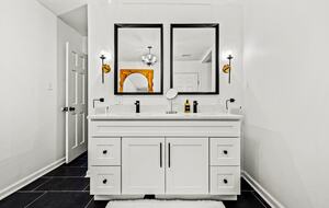 Luxury Riverfront Bungalow - Minutes to Downtown - Knoxville, Tennessee