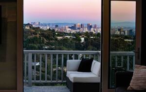 Villa de Vista | Luxury Home with Stunning Views and Fire Pit - Los Angeles, California