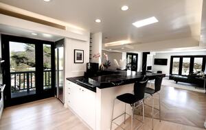 Villa de Vista | Luxury Home with Stunning Views and Fire Pit - Los Angeles, California