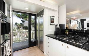 Villa de Vista | Luxury Home with Stunning Views and Fire Pit - Los Angeles, California