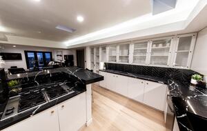 Villa de Vista | Luxury Home with Stunning Views and Fire Pit - Los Angeles, California