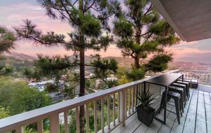 Villa de Vista | Luxury Home with Stunning Views and Fire Pit - Los Angeles, California