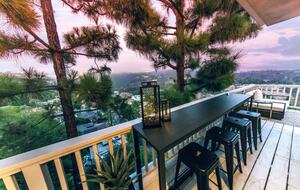 Villa de Vista | Luxury Home with Stunning Views and Fire Pit - Los Angeles, California