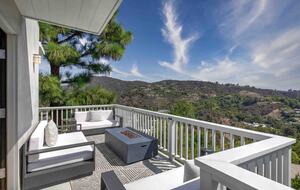 Villa de Vista | Luxury Home with Stunning Views and Fire Pit - Los Angeles, California