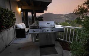Villa de Vista | Luxury Home with Stunning Views and Fire Pit - Los Angeles, California