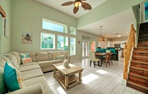 Family Friendly Port Aransas Getaway | With ocean views, beach boardwalk, & pool - Port Aransas, Texas