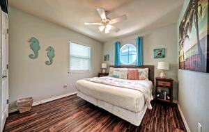 Family Friendly Port Aransas Getaway | With ocean views, beach boardwalk, & pool - Port Aransas, Texas