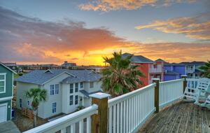 Family Friendly Port Aransas Getaway | With ocean views, beach boardwalk, & pool - Port Aransas, Texas