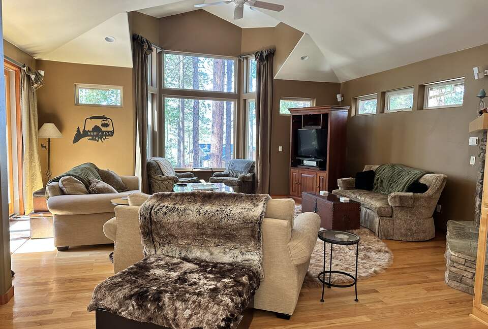 Luxurious Tahoe Cabin - South Lake Tahoe, California