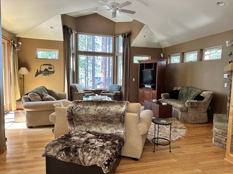 Luxurious Tahoe Cabin - South Lake Tahoe, California