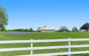 Brenham-Home/Barn | Amazing place to stay! - Brenham, Texas