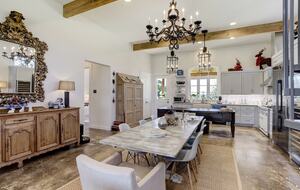 Brenham-Home/Barn | Amazing place to stay! - Brenham, Texas