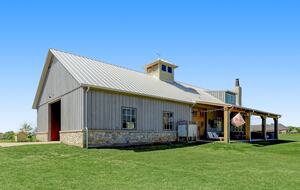 Brenham-Home/Barn | Amazing place to stay! - Brenham, Texas