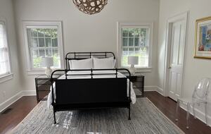 Hamptons Luxury House with Pool/Hot tub and Mature Garden 8 min walk to Beach - East Hampton, New York