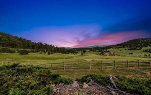 Cold Springs Ranch: Mtn views, 20 acres, 5 bd/7 bath, hot tub, sauna, frisbee golf, luxurious - Golden, Colorado
