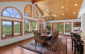 Cold Springs Ranch: Mtn views, 20 acres, 5 bd/7 bath, hot tub, sauna, frisbee golf, luxurious - Golden, Colorado