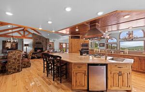 Cold Springs Ranch: Mtn views, 20 acres, 5 bd/7 bath, hot tub, sauna, frisbee golf, luxurious - Golden, Colorado