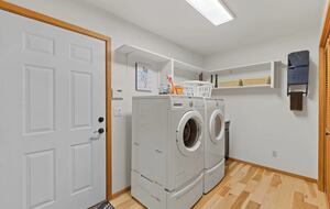 Cold Springs Ranch: Mtn views, 20 acres, 5 bd/7 bath, hot tub, sauna, frisbee golf, luxurious - Golden, Colorado