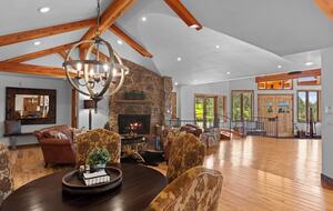 Cold Springs Ranch: Mtn views, 20 acres, 5 bd/7 bath, hot tub, sauna, frisbee golf, luxurious - Golden, Colorado