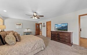 Cold Springs Ranch: Mtn views, 20 acres, 5 bd/7 bath, hot tub, sauna, frisbee golf, luxurious - Golden, Colorado