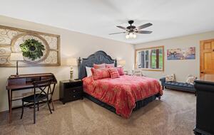 Cold Springs Ranch: Mtn views, 20 acres, 5 bd/7 bath, hot tub, sauna, frisbee golf, luxurious - Golden, Colorado