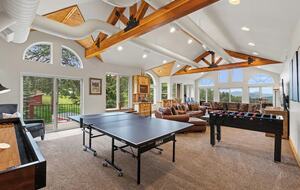 Cold Springs Ranch: Mtn views, 20 acres, 5 bd/7 bath, hot tub, sauna, frisbee golf, luxurious - Golden, Colorado