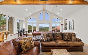 Cold Springs Ranch: Mtn views, 20 acres, 5 bd/7 bath, hot tub, sauna, frisbee golf, luxurious - Golden, Colorado