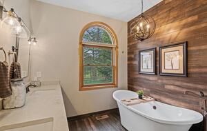 Cold Springs Ranch: Mtn views, 20 acres, 5 bd/7 bath, hot tub, sauna, frisbee golf, luxurious - Golden, Colorado