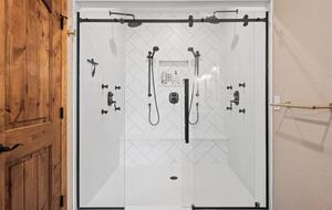 Cold Springs Ranch: Mtn views, 20 acres, 5 bd/7 bath, hot tub, sauna, frisbee golf, luxurious - Golden, Colorado