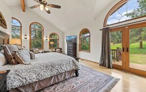 Cold Springs Ranch: Mtn views, 20 acres, 5 bd/7 bath, hot tub, sauna, frisbee golf, luxurious - Golden, Colorado