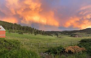 Cold Springs Ranch: Mtn views, 20 acres, 5 bd/7 bath, hot tub, sauna, frisbee golf, luxurious - Golden, Colorado