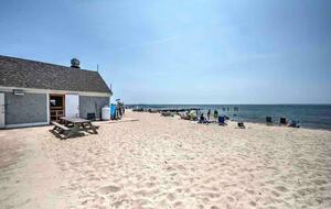 Classic New England Beach Home | Steps from beach and downtown - Falmouth, Massachusetts