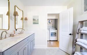 Classic New England Beach Home | Steps from beach and downtown - Falmouth, Massachusetts