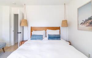 Classic New England Beach Home | Steps from beach and downtown - Falmouth, Massachusetts