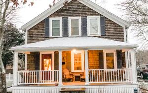 Classic New England Beach Home | Steps from beach and downtown - Falmouth, Massachusetts