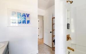 Classic New England Beach Home | Steps from beach and downtown - Falmouth, Massachusetts