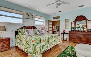 Tropical Beach House | Private & Luxurious with Beach View, Pool, Spa, and Steps to Sand! - Bradenton Beach, Florida