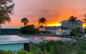 Tropical Beach House | Private & Luxurious with Beach View, Pool, Spa, and Steps to Sand! - Bradenton Beach, Florida