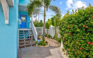 Tropical Beach House | Private & Luxurious with Beach View, Pool, Spa, and Steps to Sand! - Bradenton Beach, Florida