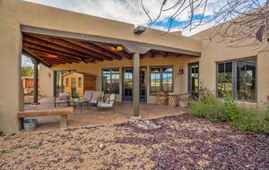 Santa Fe Mountain View Luxury - Santa Fe, New Mexico