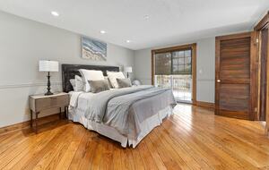 Kawartha Luxury Waterfront Home with Live-In Boathouse! - Fenelon Falls, Canada