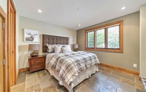 Kawartha Luxury Waterfront Home with Live-In Boathouse! - Fenelon Falls, Canada