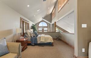 Kawartha Luxury Waterfront Home with Live-In Boathouse! - Fenelon Falls, Canada